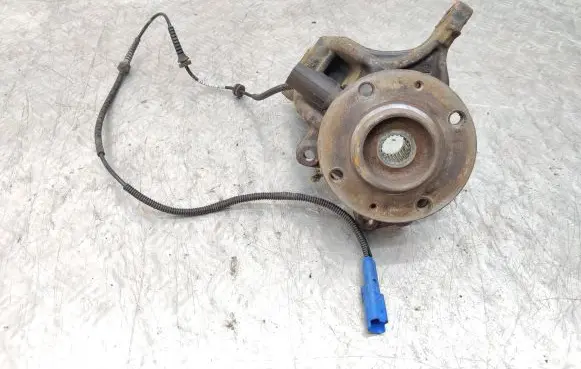 Front wheel hub spindle knuckle