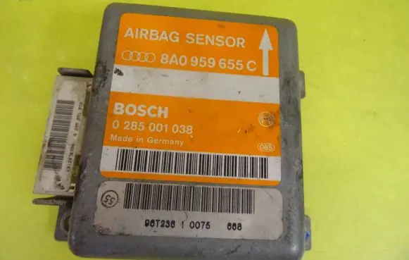Audi A4 S4 B5 8D Airbag control unit/module 8A0959655C 0285001038