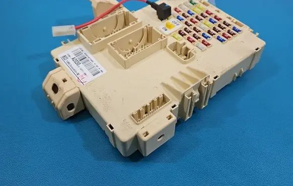 KIA Ceed Fuse box set 91950A2030 IMPRK1560881