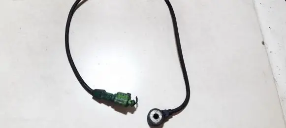 Audi A4 S4 B7 8E 8H Detonation knock sensor 07D905377