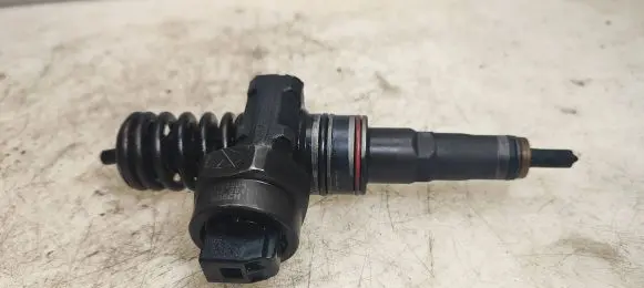 Ford Galaxy Fuel injector 038130073AC 0414720025