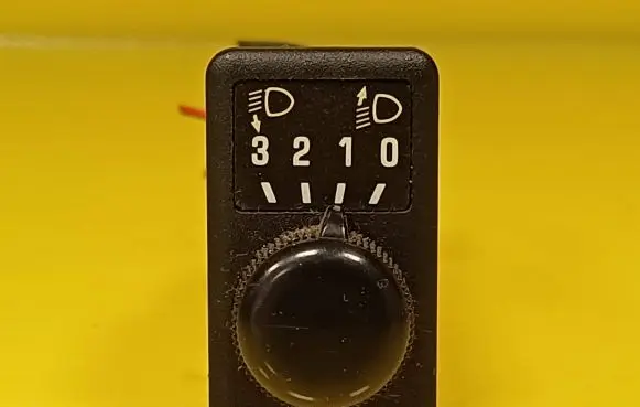 Nissan Almera Headlight level height control switch