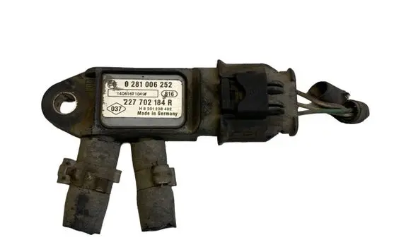 Opel Vivaro Exhaust gas pressure sensor 227702184R 0281006252 H8201238402