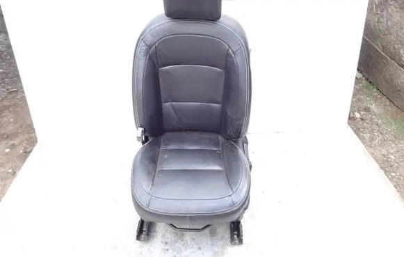 Nissan Qashqai+2 Front passenger seat BBMJL
