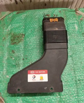 KIA Sorento Intercooler air guide/duct channel