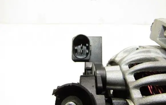 BMW 3 E90 E91 Generator/alternator 89212587