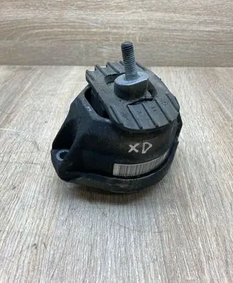 BMW 5 E60 E61 Engine mounting bracket 6770642 159346
