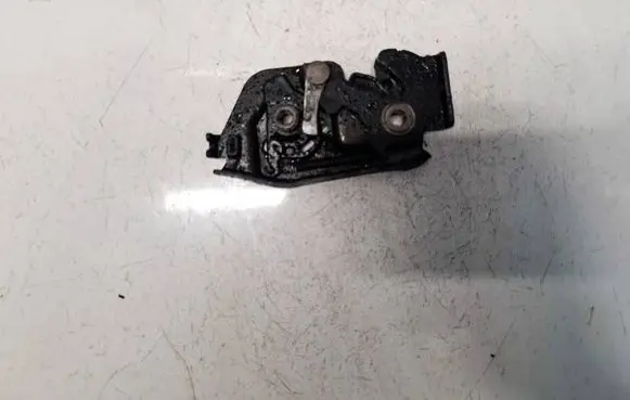 Toyota Avensis T270 Seat back rest lock catch 1367005