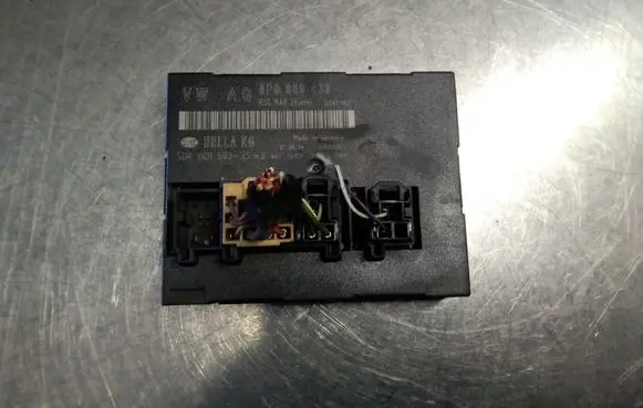 Audi A3 S3 8L Comfort/convenience module 8P0959433 5DK00858335