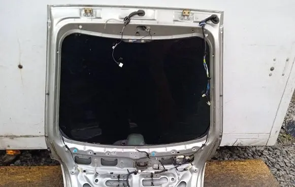 Toyota Avensis T250 Tailgate/trunk/boot lid