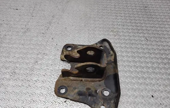Dodge Durango Engine mounting bracket 638AA