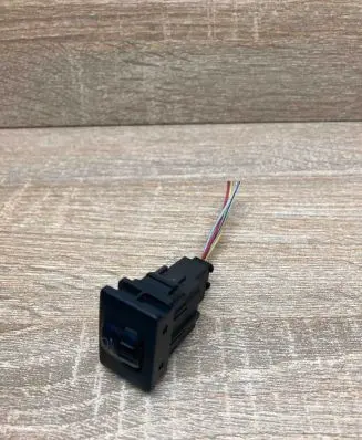 Toyota Yaris Headlight level height control switch 8415200030 WithPlug
