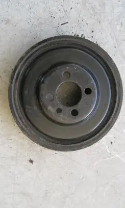 Volkswagen Golf VII Crankshaft pulley 04L105243