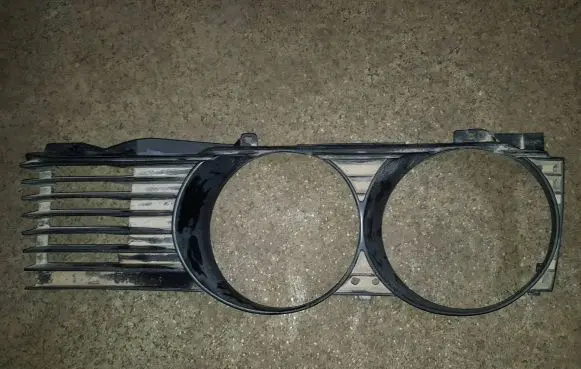Under headlight/headlamp trim