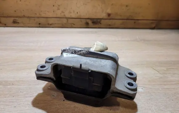 Seat Altea Engine mount bracket 1K0199555