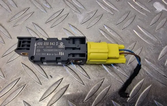 Audi A8 S8 D3 4E Airbag deployment crash/impact sensor 4B0959643D