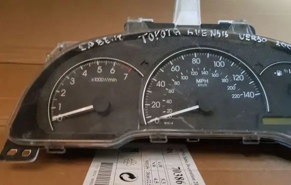 Toyota Avensis Verso Speedometer (instrument cluster) 838004451