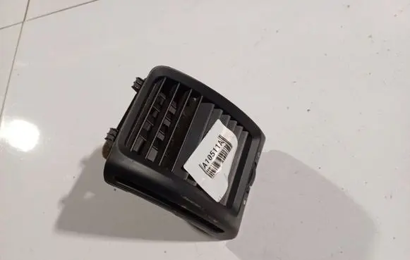 Honda Accord Dash center air vent grill E6165131500 E616-5131-500