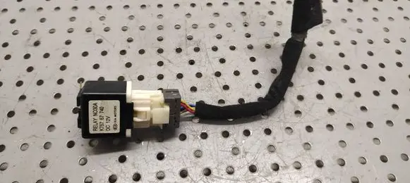 KIA Carnival Other relay K75767740 NO30A 4D14R2