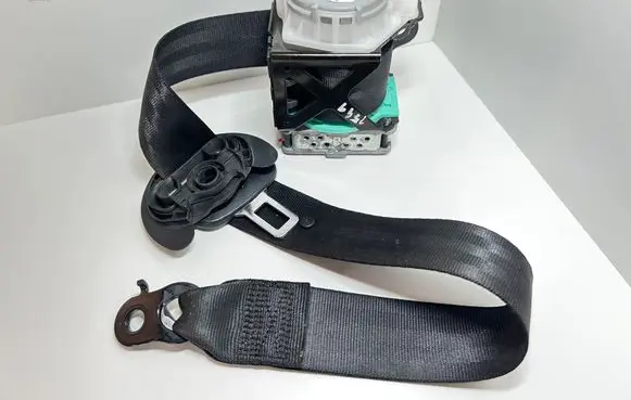 Porsche Cayenne (92A) Front seatbelt 3066322 3063560