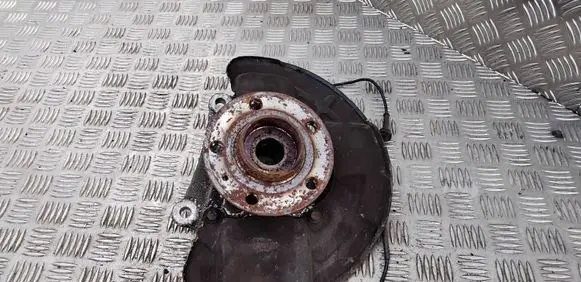 Volvo XC70 Front wheel hub