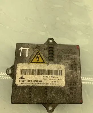 Audi TT Mk1 Xenon control unit/module 1307329066