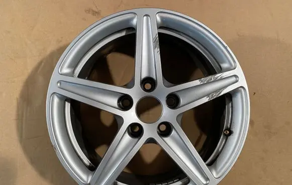 R16 alloy rim