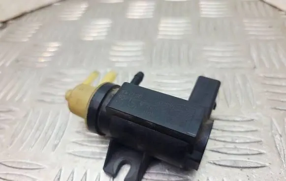 Audi A3 S3 8L Turbo solenoid valve 1K0906627A