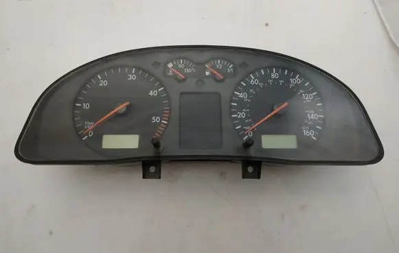 Volkswagen PASSAT B5 Speedometer (instrument cluster) 3B0920902A
