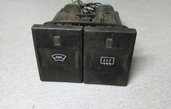 Ford Mondeo Mk III Windscreen/window heater switch 1S7T18K574AA