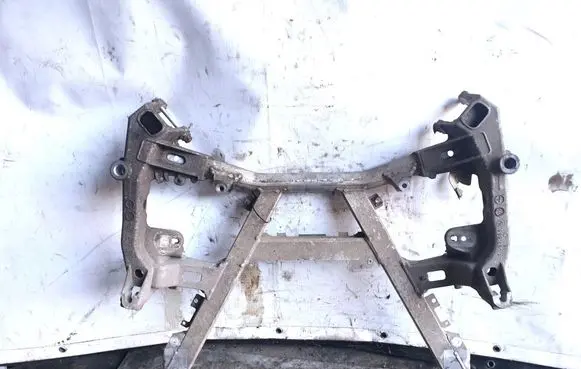 BMW 5 E39 Front subframe 1092868