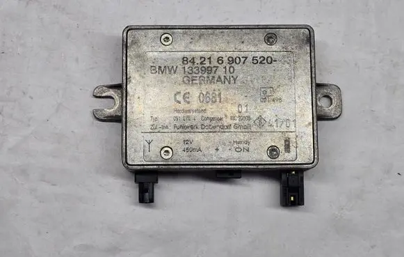 BMW X5 E53 Aerial antenna amplifier 690752003 8421690752003