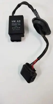 Volkswagen Golf V Trunk lid opening control unit 
