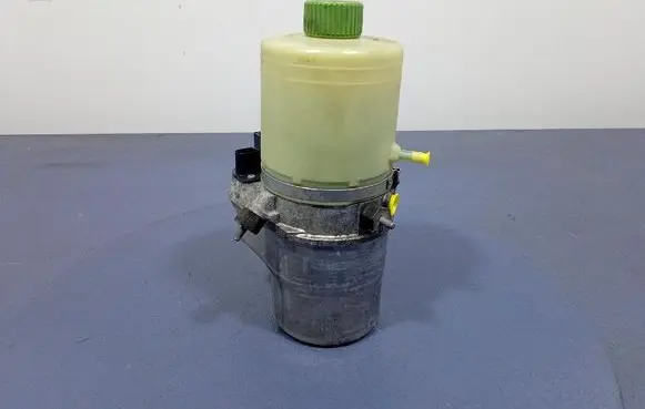 Skoda Fabia Mk2 (5J) Power steering pump 6Q0423156AB