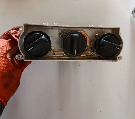 Opel Vectra B Climate control unit 86323