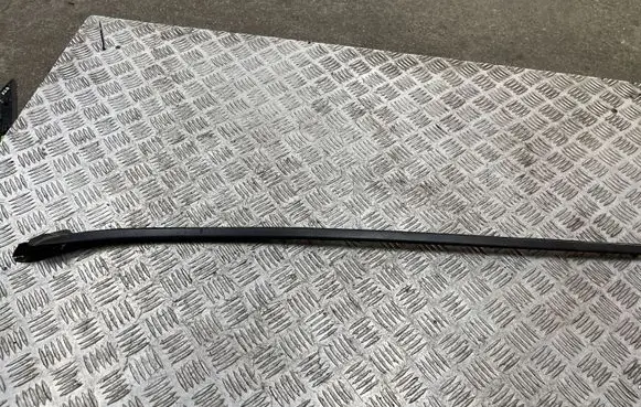 Opel Astra K Windshield trim 39041884