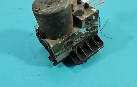 Volkswagen PASSAT B5.5 ABS Pump 8E0614111T IMPRK1382319