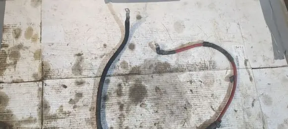 Iveco Daily 5th gen Positive cable (battery) 