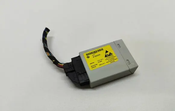 BMW 5 E60 E61 Center console control module 9183233 670868 28137346