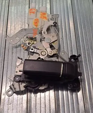 Mazda 5 Sliding door lock 