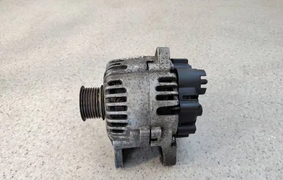 Renault Laguna II Generator/alternator 8200410671-B 8200410671