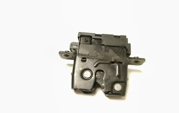 Loading door lock