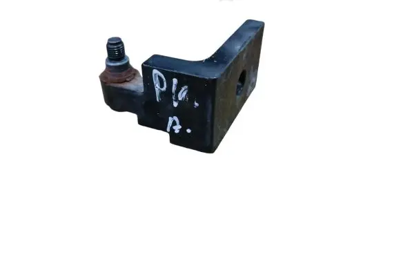 BMW 5 E60 E61 Front door lower hinge 7068077