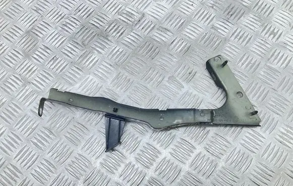Audi A5 Sportback 8TA Fender mounting bracket 8T0821135C