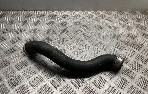 Mercedes-Benz C W204 Engine coolant pipe/hose A2045011582