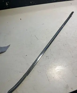 Renault Kadjar Front door trim bar 
