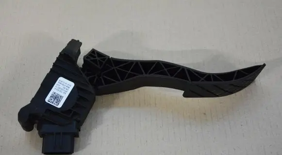 Volkswagen PASSAT B8 Accelerator throttle pedal 5Q1723503H