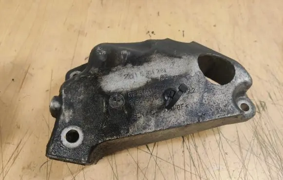 BMW 5 F10 F11 Engine mounting bracket 22116781241 6781241
