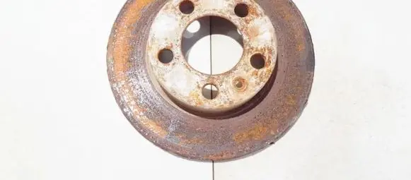 Volkswagen Golf IV Rear brake disc neventiliuojamas