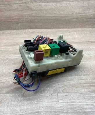 Ford Mondeo MK I Fuse module 94BG14K150AE